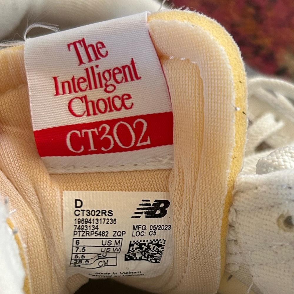 New Balance | Women’s Cream/Grey CT 302 Lace Up Sneakers Women’s size 7.5 Mens 6 - Picture 13 of 16
